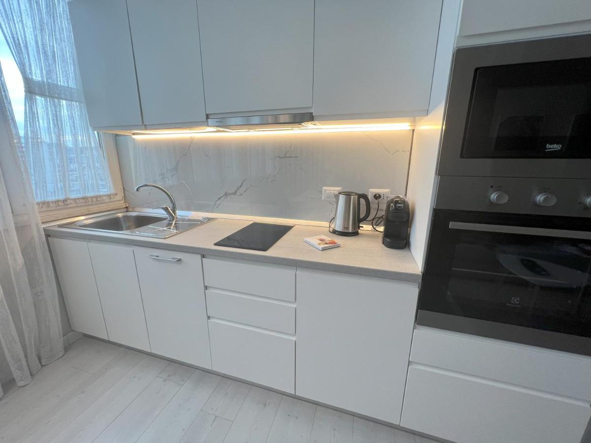 Grand New Bazaar Apartment Тирана Екстериор снимка