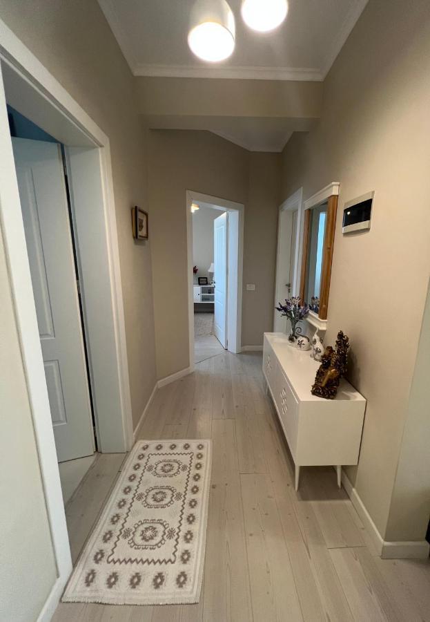 Grand New Bazaar Apartment Тирана Екстериор снимка