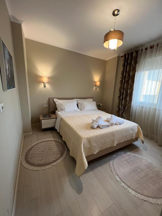 Grand New Bazaar Apartment Тирана Екстериор снимка