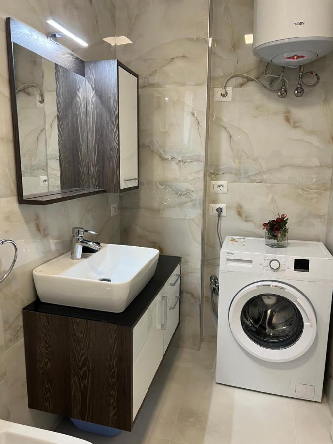 Grand New Bazaar Apartment Тирана Екстериор снимка