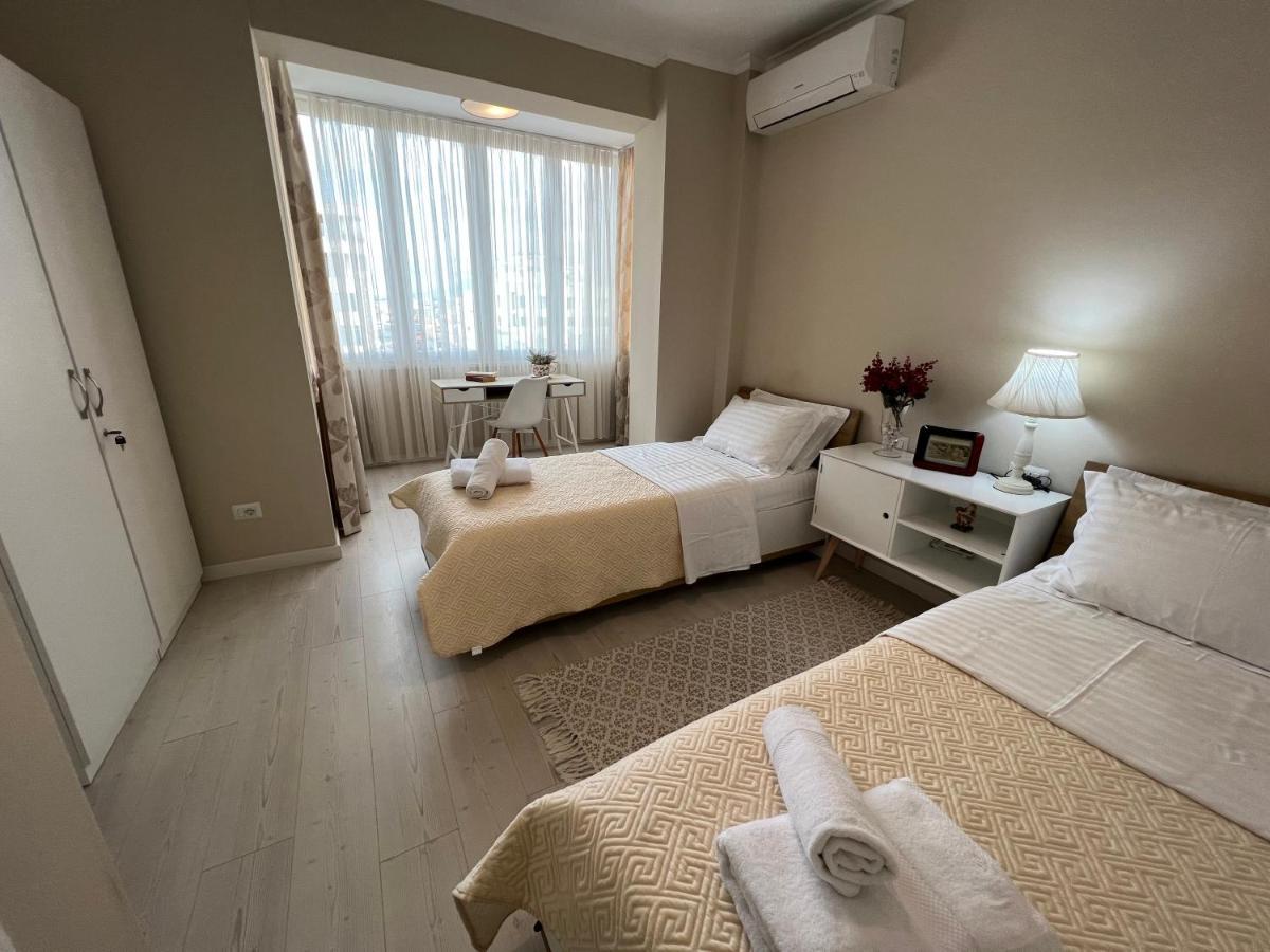 Grand New Bazaar Apartment Тирана Екстериор снимка