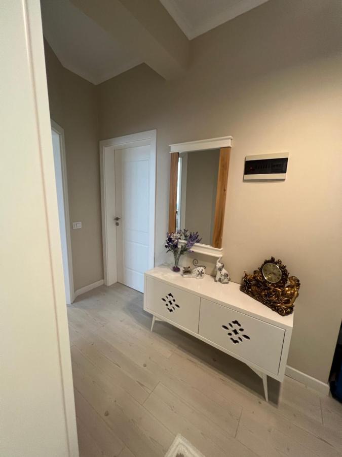 Grand New Bazaar Apartment Тирана Екстериор снимка